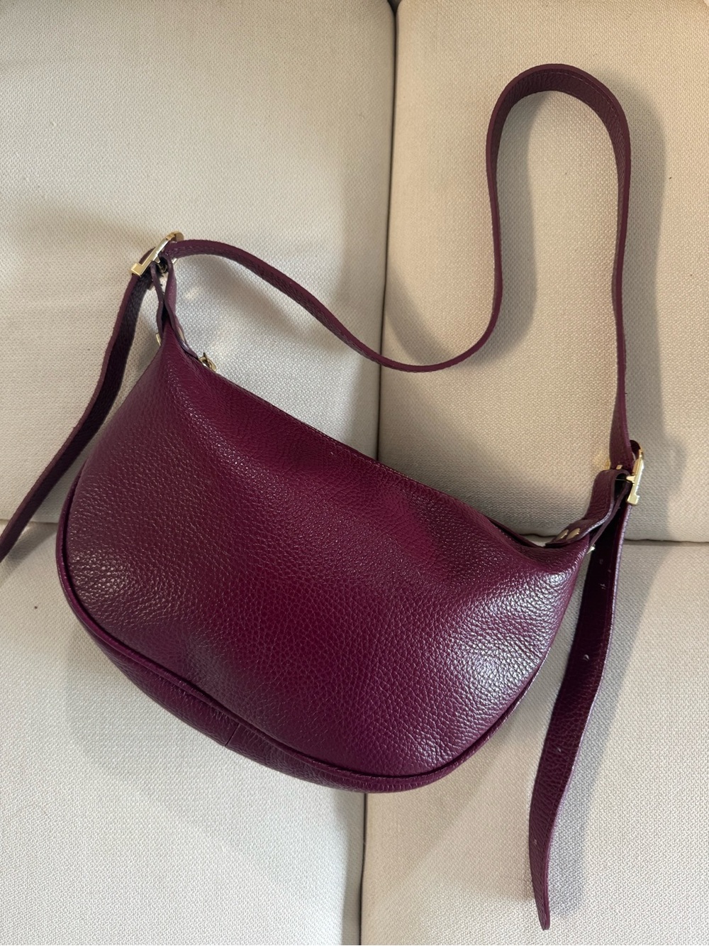 Women’s Leather Hobo Bag in Deep Plum